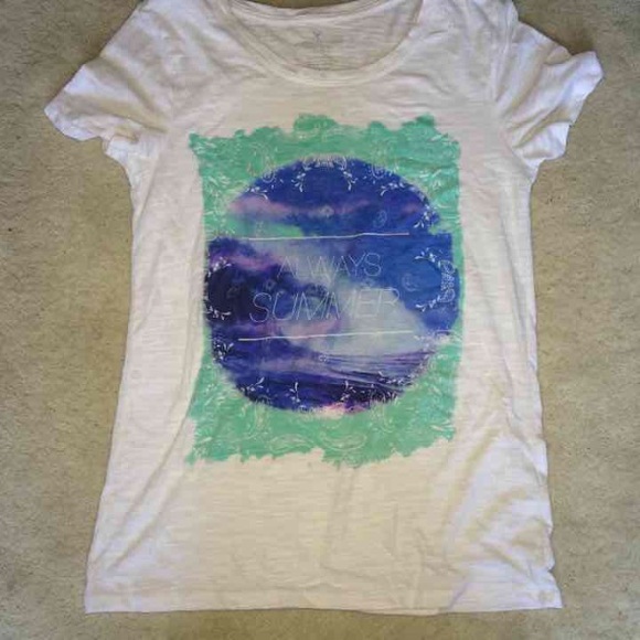 American Eagle white graphic tee