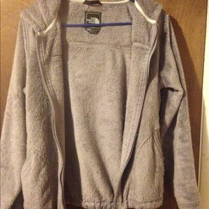 grey osito/windbreaker TRADED DONT BUY