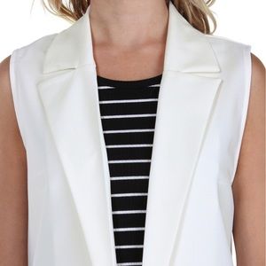 WINDSOR Jackets & Coats - Rheanna Ivory Sleeveless Jacket Blazer Medium WINDSOR Jackets & Coats - Rheanna Ivory Sleeveless Jacket Blazer Medium