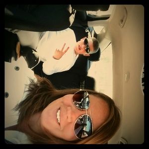 Meet your Posher, Candy