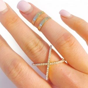 Criss Cross  Ring