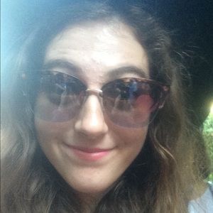 Meet your Posher, Madeleine