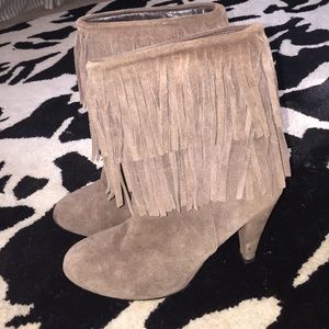 🎉1 hour price drop🎉ZARA Fringe Booties!