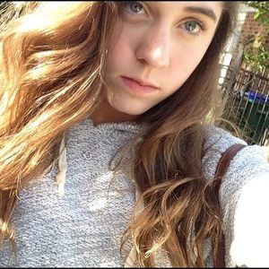 Meet your Posher, Elyssa