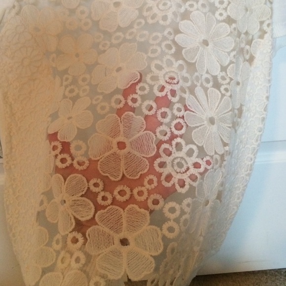 blouse - Picture 4 of 4