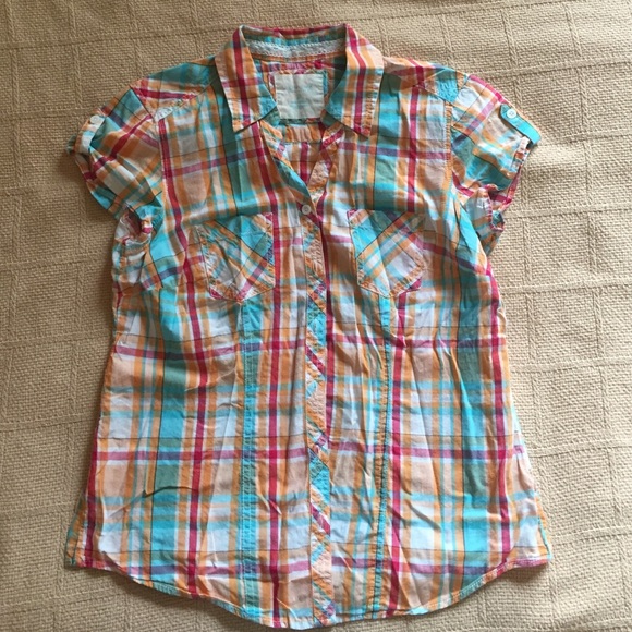 Medium short sleeved button down shirt