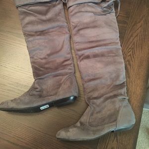 Beautiful Gray Knee High boots