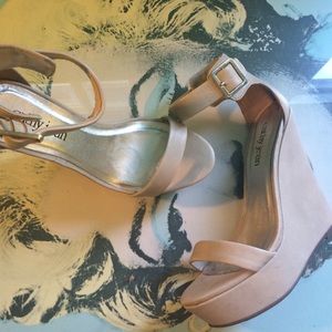 Nude Wedges