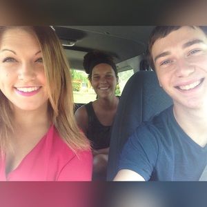 Meet your Posher, Danielle