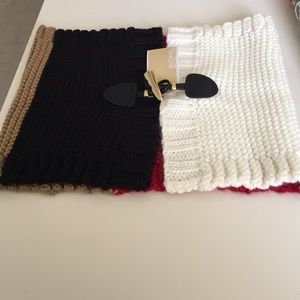 Michael Kors sweater knit neck scarf
