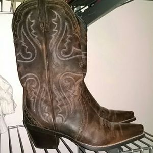 Ariat size 8 cowgirl boots