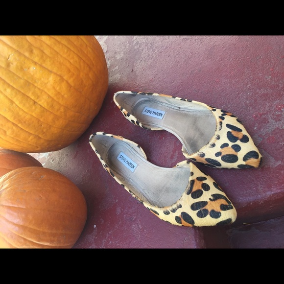 Steve Madden Leopard Flats Size 8