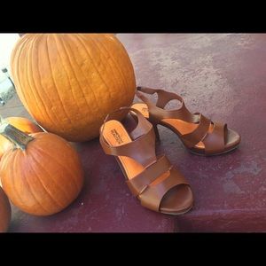 Kenneth Cole Sandals size 8