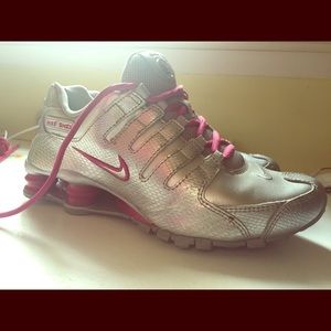 New Nike Shox Platinum with Purple, size 7.