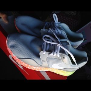 Nike women's Kaishi print 9.5