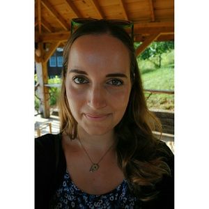 Meet your Posher, Nicole