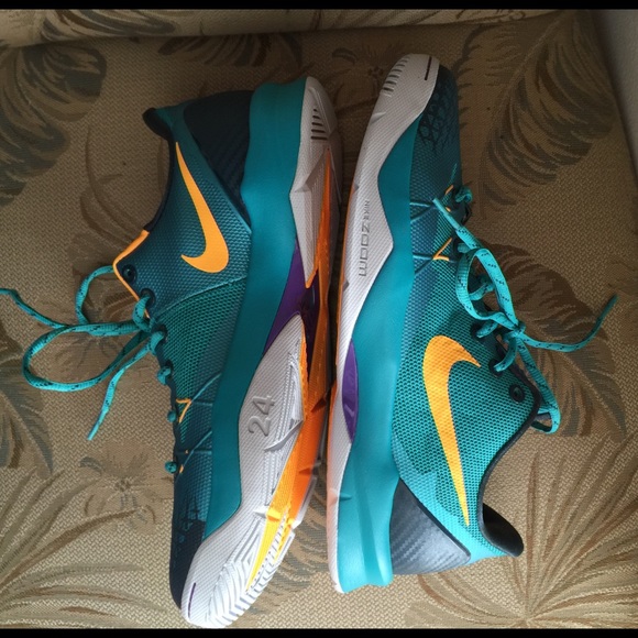 AUTHENTIC Nike Zoom Kobe Venomenon 4 Turbo Size 10 - Picture 2 of 4