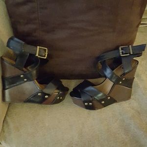Gianni Bini wedge strap sandals