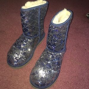 SPARKLY BLUE UGGS