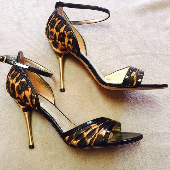 GUESS  MARCIANO LEOPARD HEELS