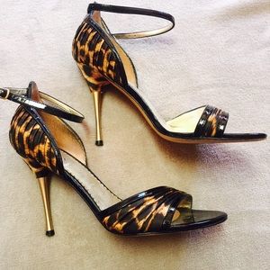 GUESS  MARCIANO LEOPARD HEELS