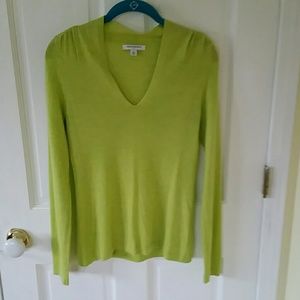 BANANA REPUBLIC green sweater size XS, like new!!!
