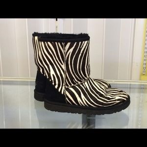 🌟FINAL SALE🌟 reduced Zebra UGGS size 7