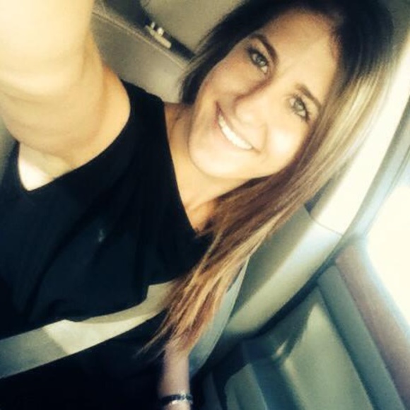 Meet your Posher, Katie - Picture 1 of 1