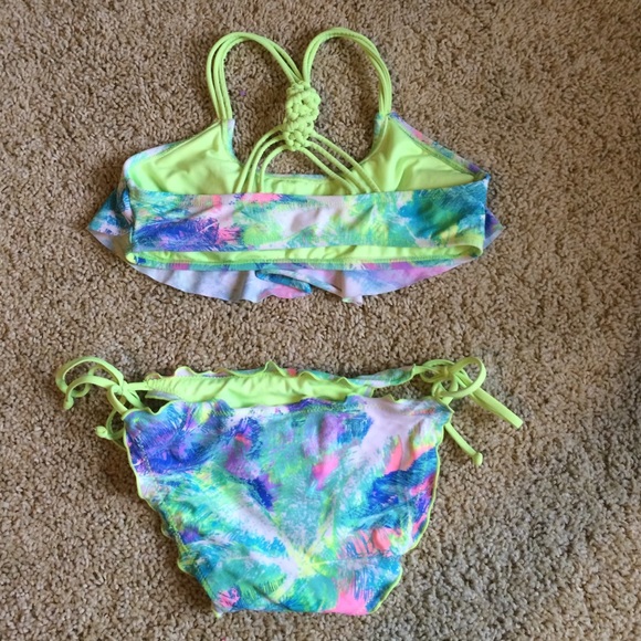 Top and bottom two piece - Picture 2 of 3