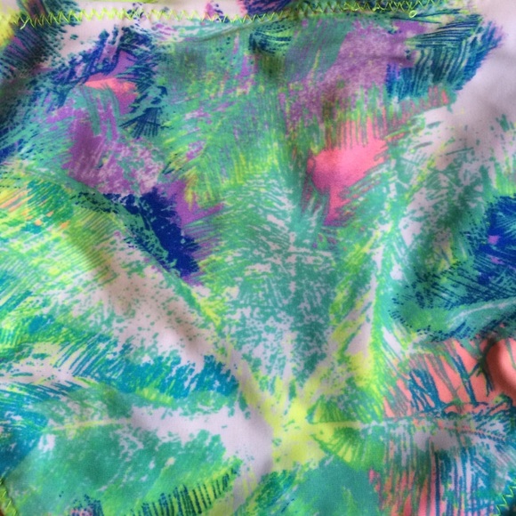 Top and bottom two piece - Picture 3 of 3