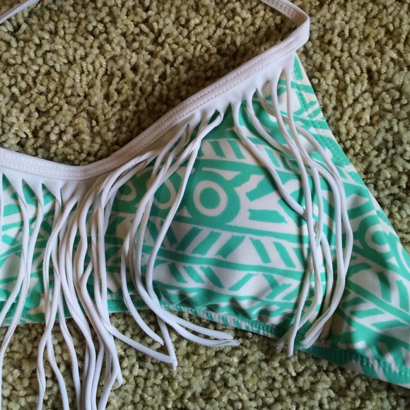 Halter bikini top with fringe - Picture 2 of 3