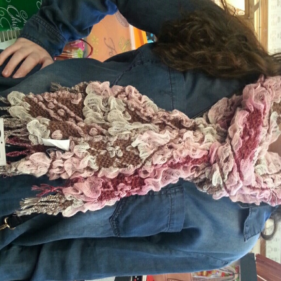 All Jazzed Up Multi-tone Pink Bubble Scarf - Picture 1 of 3