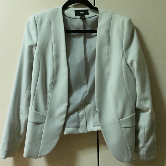 H&M blazer never worn! Great professional look.
