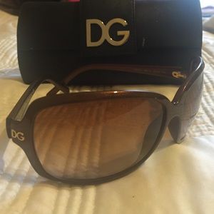 Never used. Excellent condition. Box included