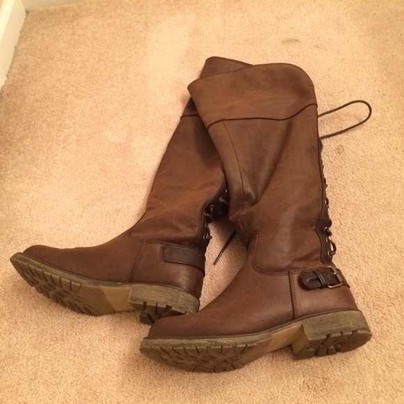 Knee heigh boots size 6