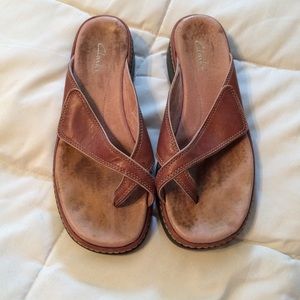 Awesome cross toe sandals