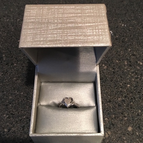 Zales ring - Picture 1 of 3