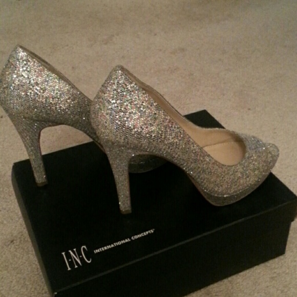 Party Shoe - Picture 1 of 3