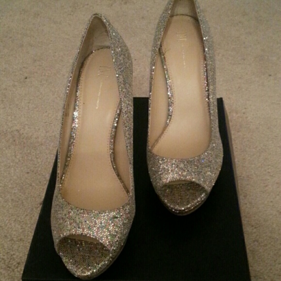 Party Shoe - Picture 2 of 3