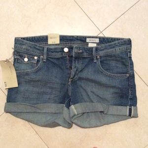 H & M . Jean Shorts.