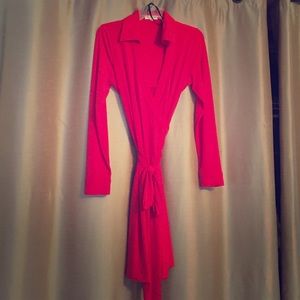 Calvin Klein - lipstick red wrap! Size 8