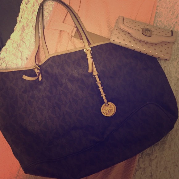 Brown Michael Kors Jetset tote