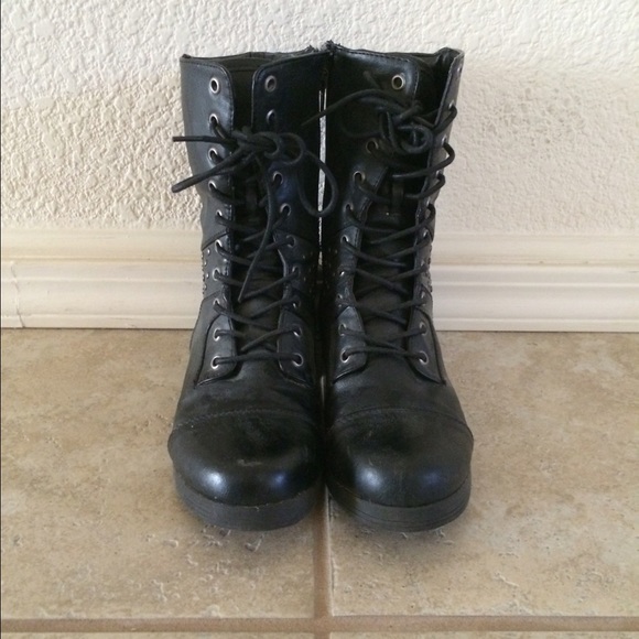 Black studded combat boots size 7 - Picture 1 of 4