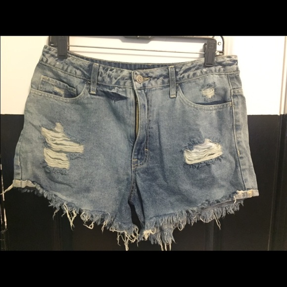 Size L Forever 21 jean shorts. Never worn.