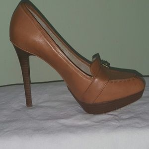 Camel brown leather pumps