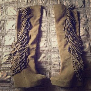 Fringe Wedge Boots😻