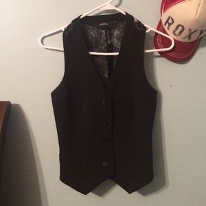 Black express vest