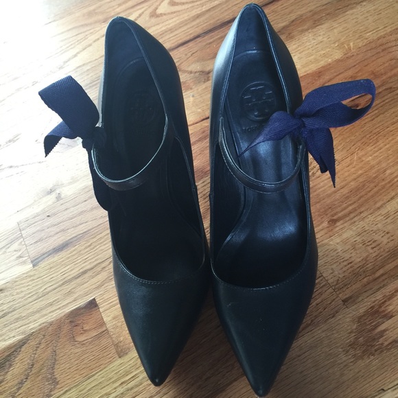 tory burch navy heels