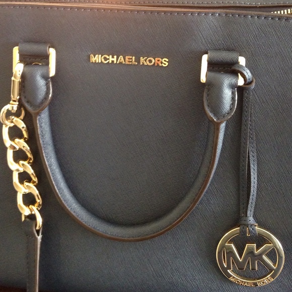 Michael Kors Large Navy Saffiano satchel - Picture 3 of 3