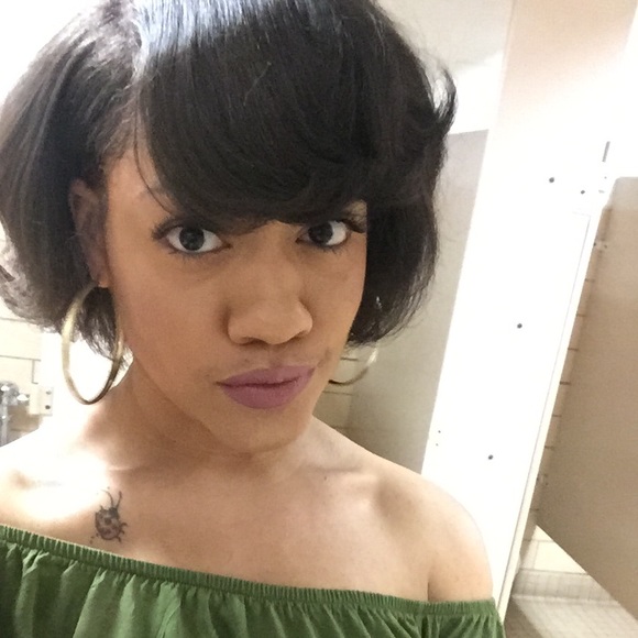 Meet your Posher, Heather - Picture 1 of 1